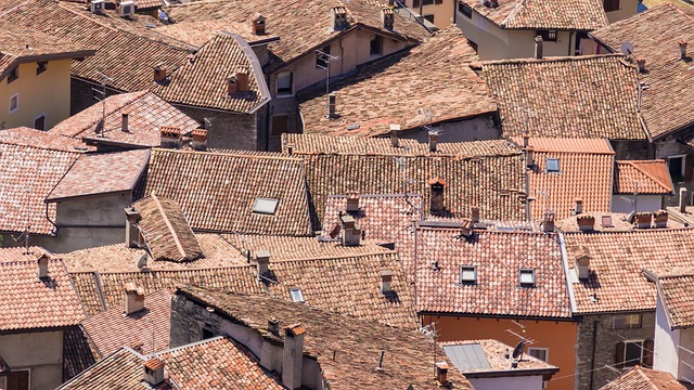 Post-Storm Roof Inspection: A Homeowner’s Guide to Identifying and Addressing Damage with Professional Roofers