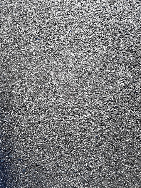 how-to-choose-the-best-asphalt-provider-640x480-64814499.jpeg
