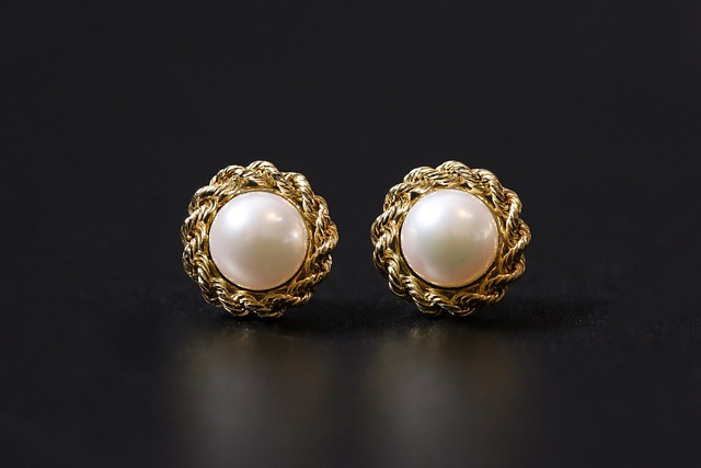 Borrow using your jewelry in Aventura